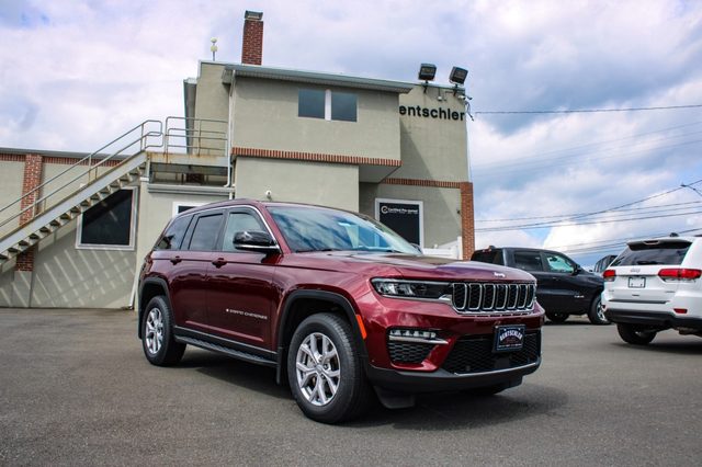 2022 Jeep Grand Cherokee Limited 4WD photo