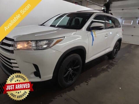 2019 Toyota Highlander LE AWD photo