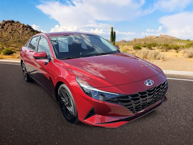 2023 Hyundai Elantra SEL FWD photo