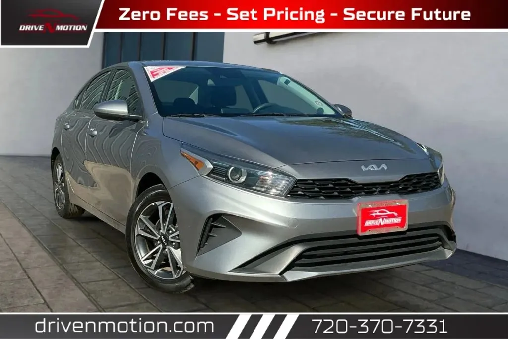 2023 Kia Forte LXS FWD photo