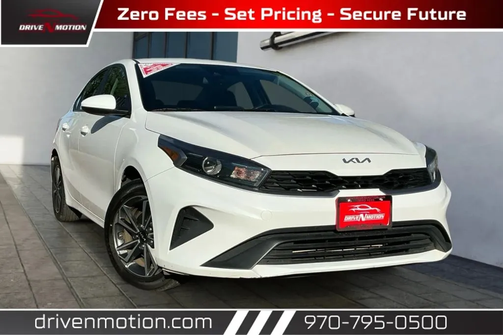2023 Kia Forte LXS FWD photo