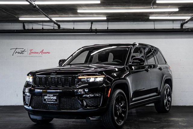 2023 Jeep Grand Cherokee Limited 4WD photo
