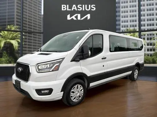 2023 Ford Transit Passenger Wagon XL RWD photo