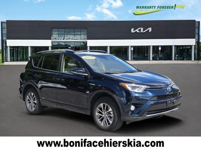 2017 Toyota RAV4 XLE AWD photo