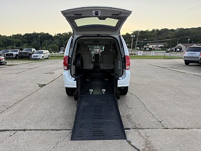 2017 Dodge Grand Caravan SE FWD photo