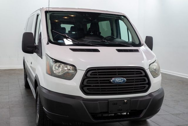 2017 Ford Transit Passenger Wagon XL RWD photo