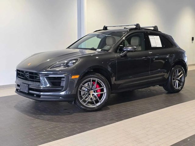 2023 Porsche Macan S AWD photo