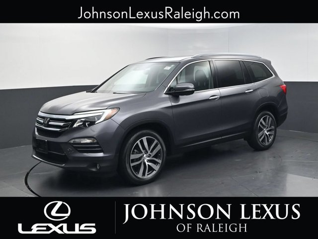 2017 Honda Pilot Touring AWD photo