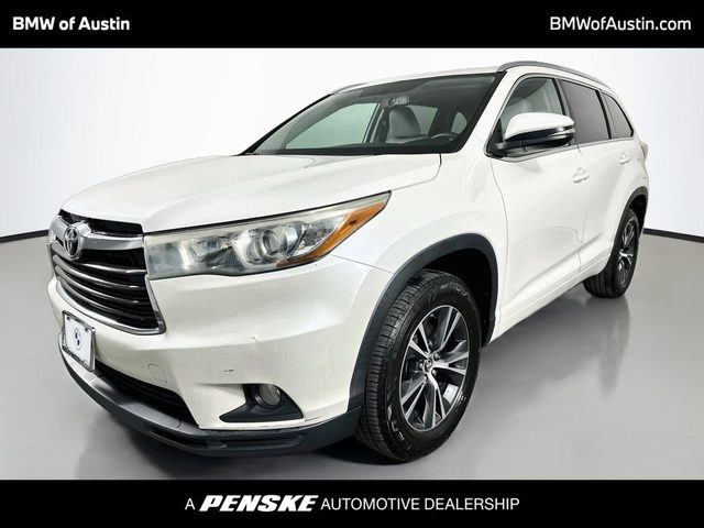 2016 Toyota Highlander XLE FWD photo