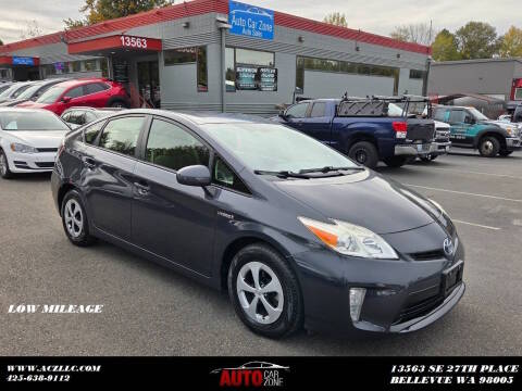 2015 Toyota Prius Three FWD photo