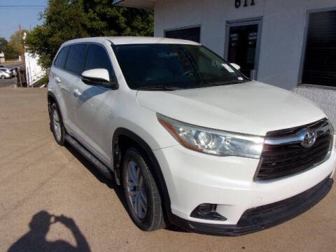 2015 Toyota Highlander LE FWD photo