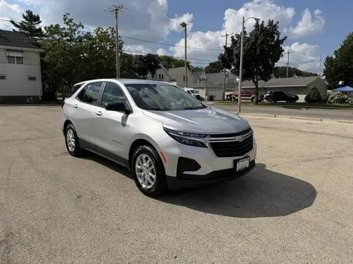 2022 Chevrolet Equinox LS AWD photo
