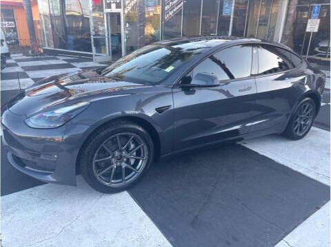 2022 Tesla Model 3 Long Range AWD photo
