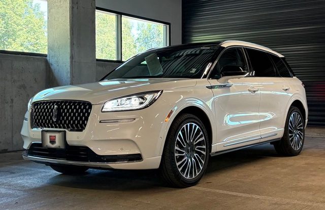 2020 Lincoln Corsair Reserve AWD photo