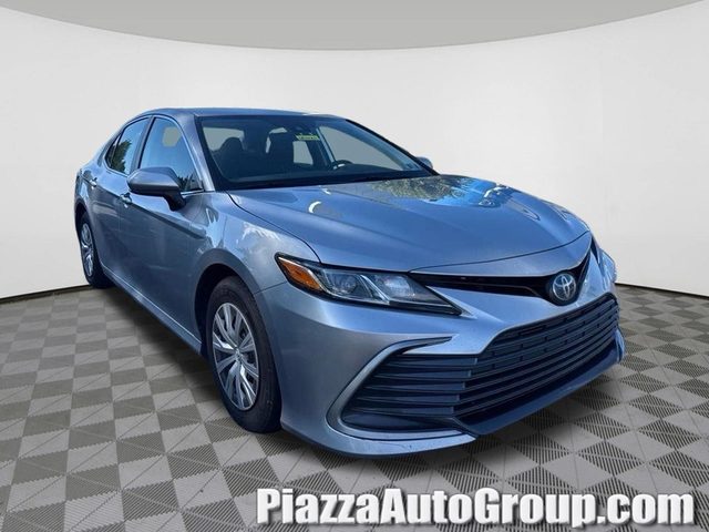 2022 Toyota Camry Hybrid LE FWD photo