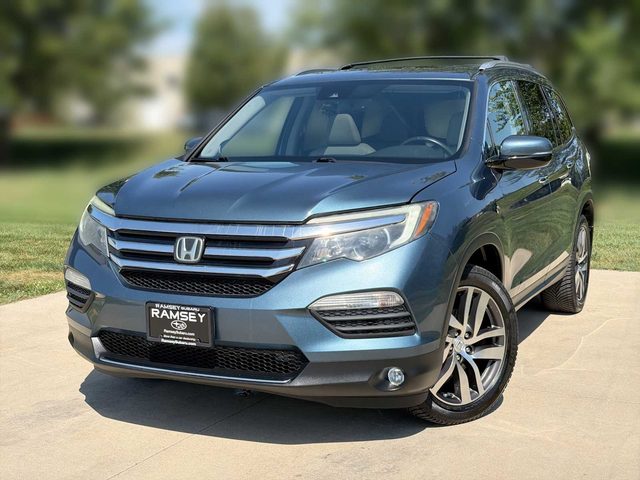 2016 Honda Pilot Touring AWD photo