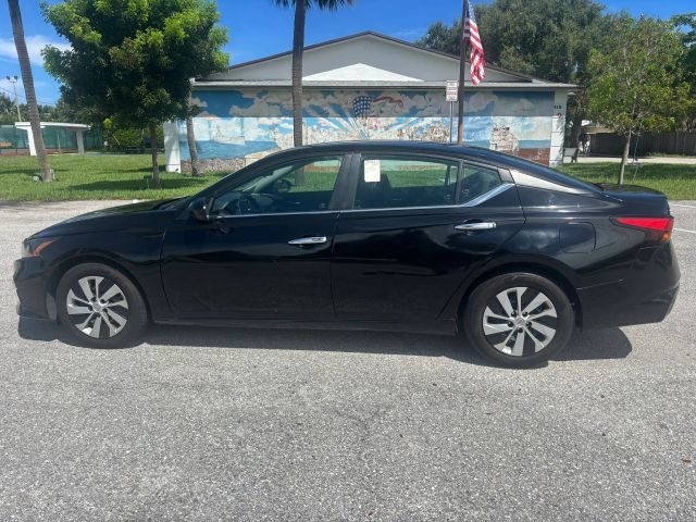 2022 Nissan Altima 2.5 S FWD photo