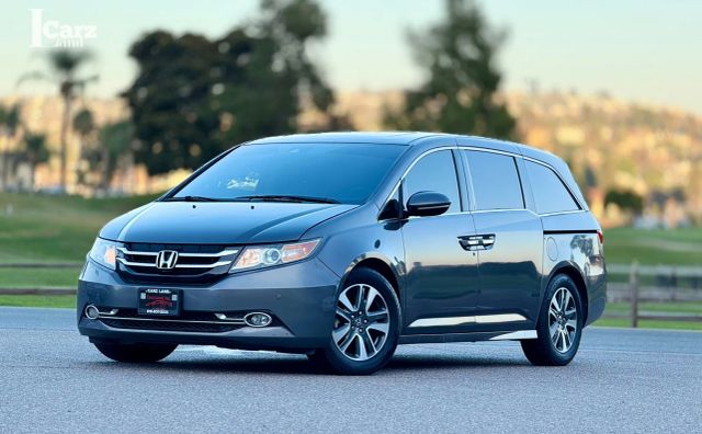 2015 Honda Odyssey Touring Elite FWD photo