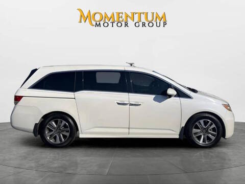 2015 Honda Odyssey Touring FWD photo