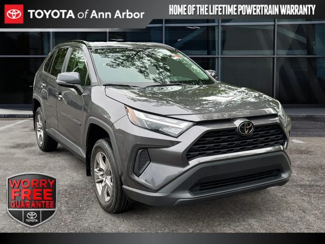 2023 Toyota RAV4 XLE AWD photo