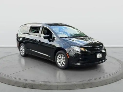 2021 Chrysler Voyager LXi FWD photo
