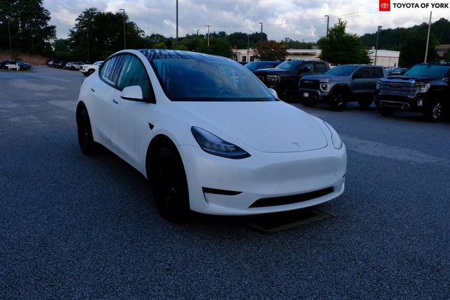 2022 Tesla Model Y Long Range AWD photo