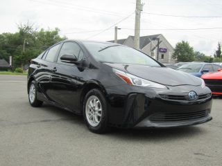 2022 Toyota Prius LE FWD photo
