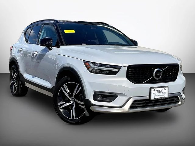2021 Volvo XC40 R-Design AWD photo