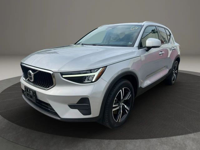 2023 Volvo XC40 Core FWD photo