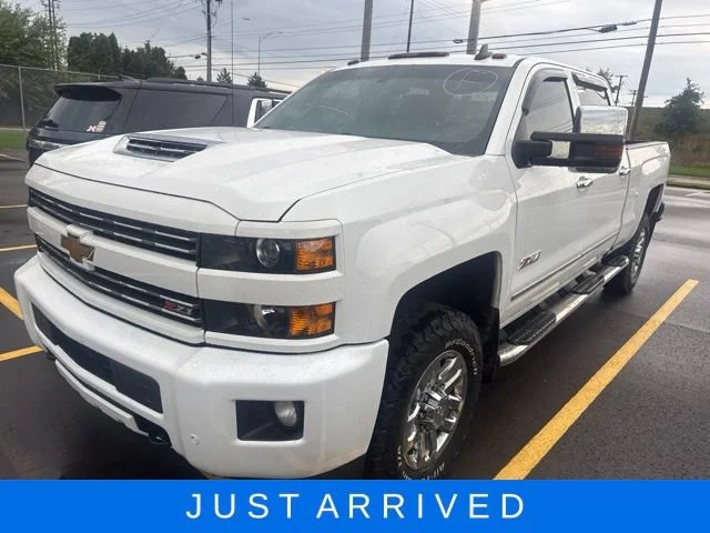 2019 Chevrolet Silverado 3500HD LT 4WD photo