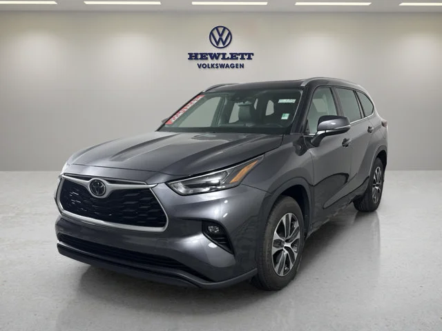2023 Toyota Highlander XLE FWD photo