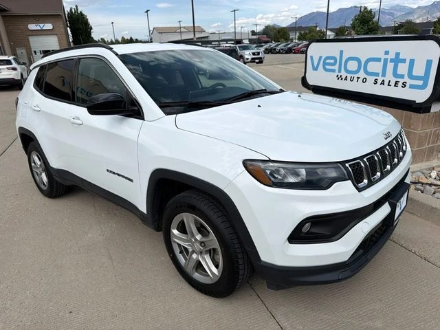 2023 Jeep Compass Latitude 4WD photo