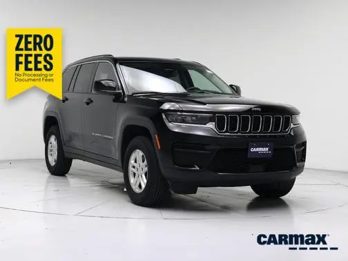 2023 Jeep Grand Cherokee Laredo 4WD photo
