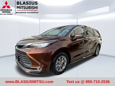 2022 Toyota Sienna XLE AWD photo
