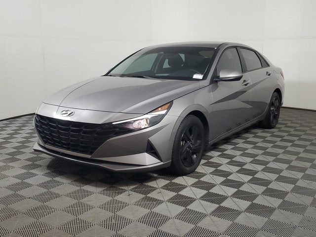 2023 Hyundai Elantra SEL FWD photo