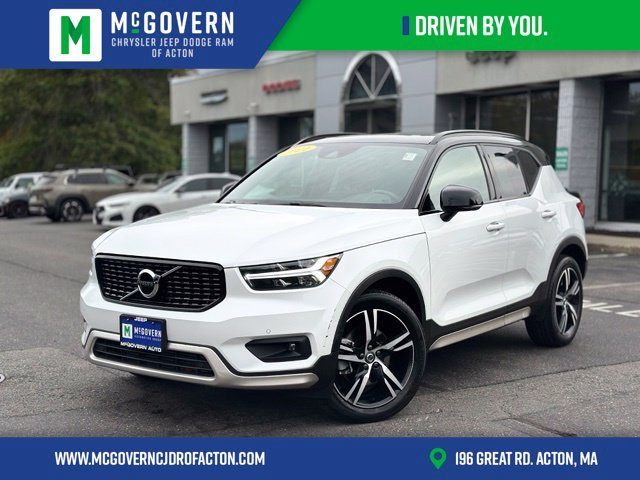 2021 Volvo XC40 R-Design AWD photo