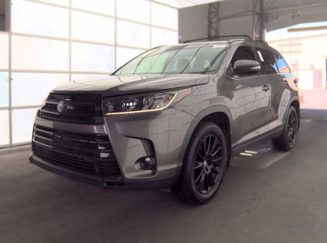 2019 Toyota Highlander SE AWD photo