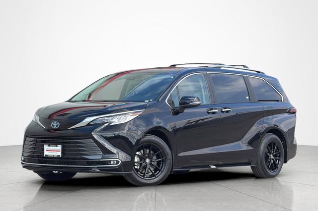 2022 Toyota Sienna Limited AWD photo