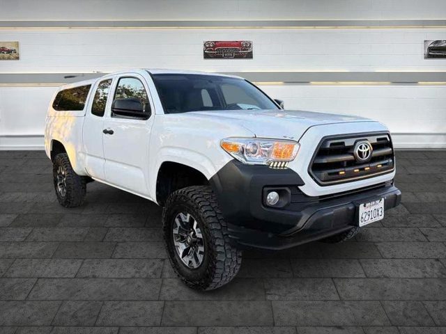 2017 Toyota Tacoma SR RWD photo