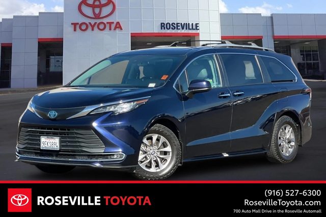2023 Toyota Sienna XLE AWD photo