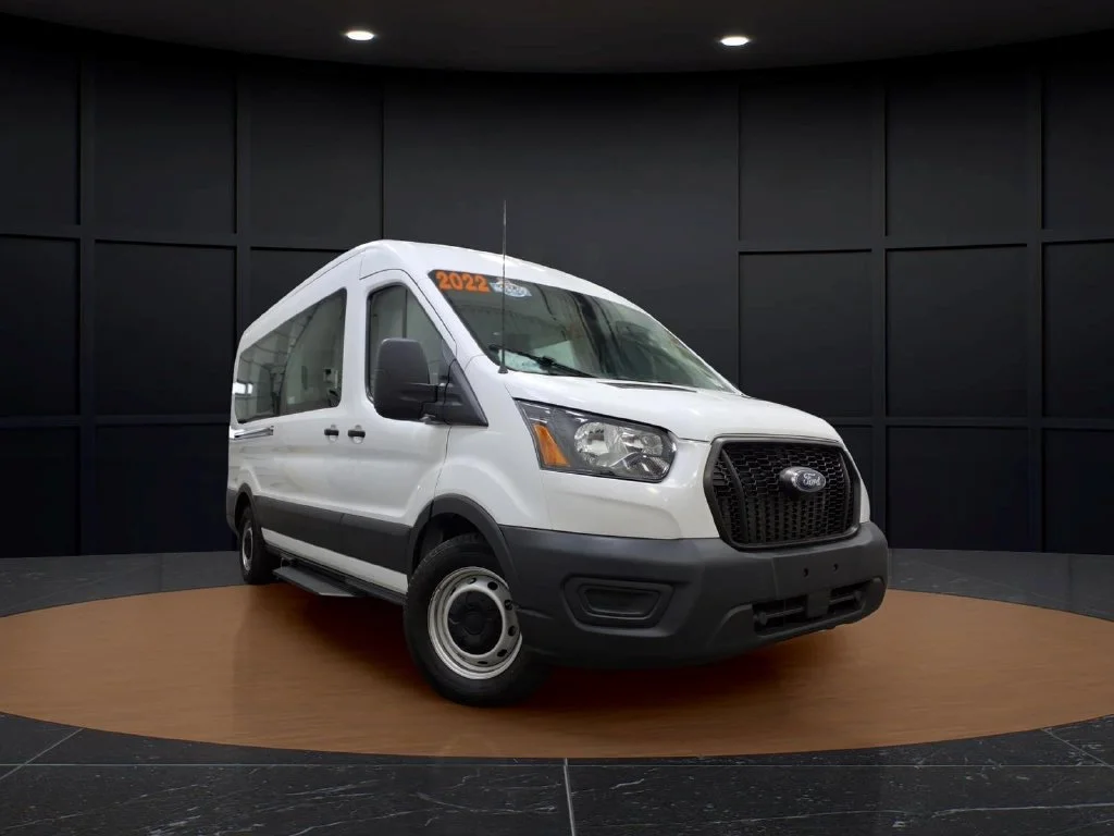 2022 Ford Transit Passenger Wagon XL RWD photo