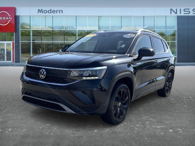 2023 Volkswagen Taos SE FWD photo