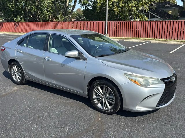 2016 Toyota Camry SE w/Special Edition Pkg FWD photo