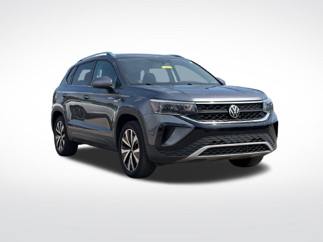 2022 Volkswagen Taos SE AWD photo