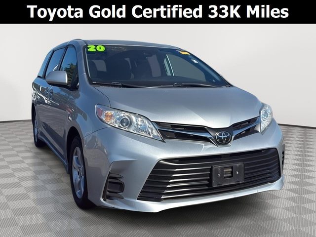 2020 Toyota Sienna LE FWD photo