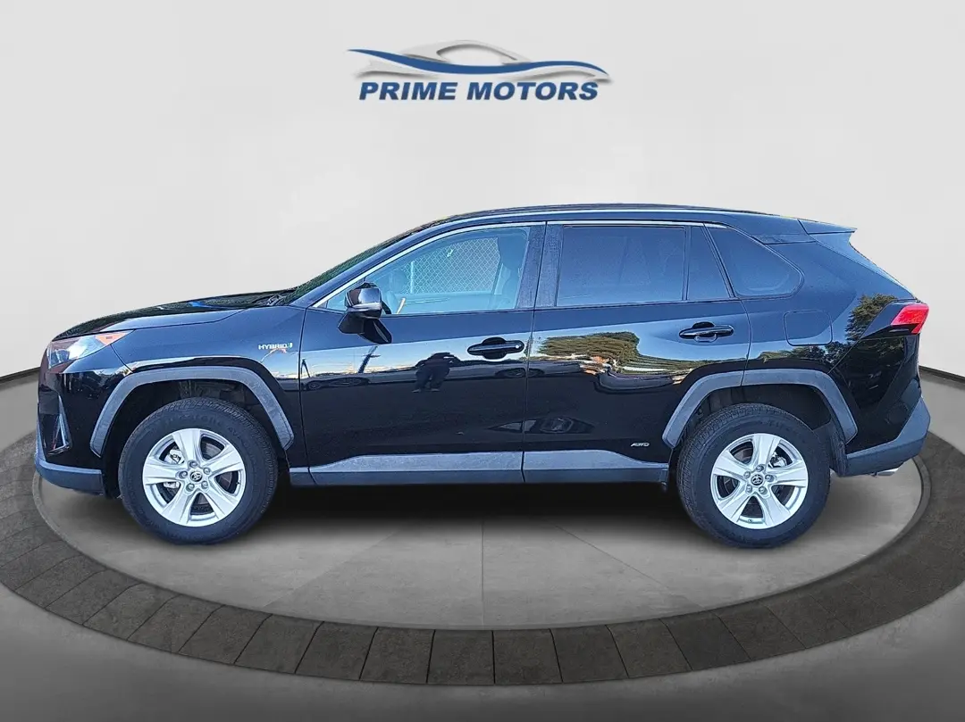 2021 Toyota RAV4 Hybrid LE AWD photo