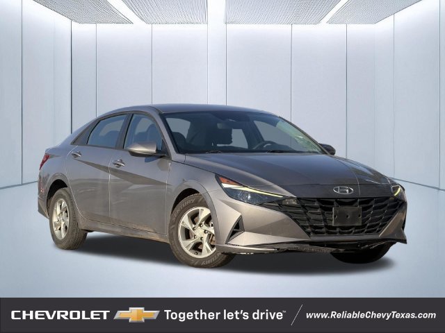 2023 Hyundai Elantra SE FWD photo