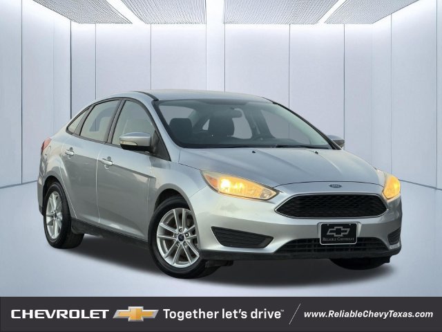 2017 Ford Focus SE FWD photo