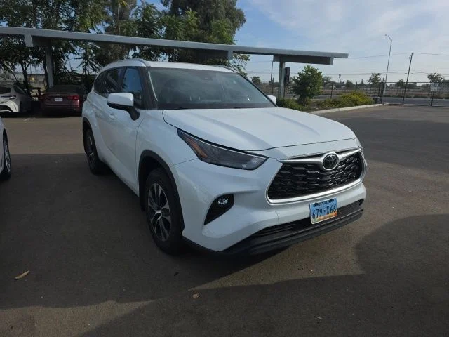 2023 Toyota Highlander XLE AWD photo