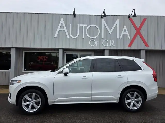2023 Volvo XC90 Core AWD photo